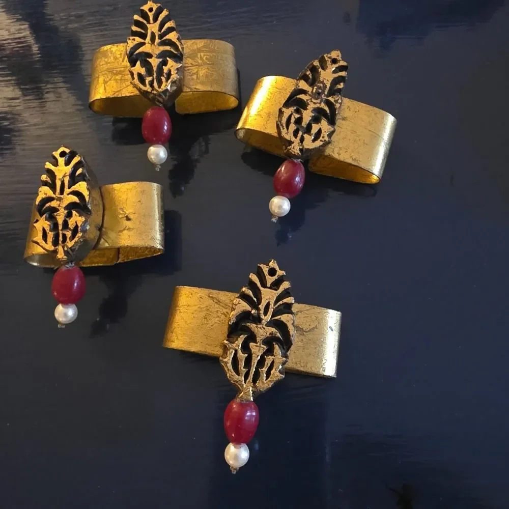 Vintage Coral & Faux Pearl Napkin Rings in Wooden Box – Set of 4